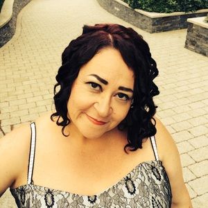 Meet your Posher, Mia